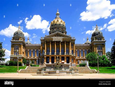 what state has the capital des moines|Des Moines .